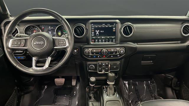Used 2022 Jeep Wrangler Unlimited Sahara AWD/4WD image 11