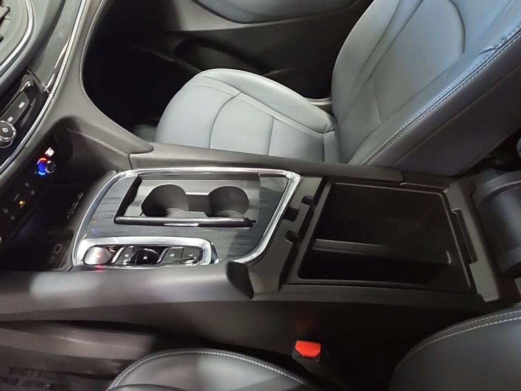 Used 2023 Buick Enclave Essence image 26