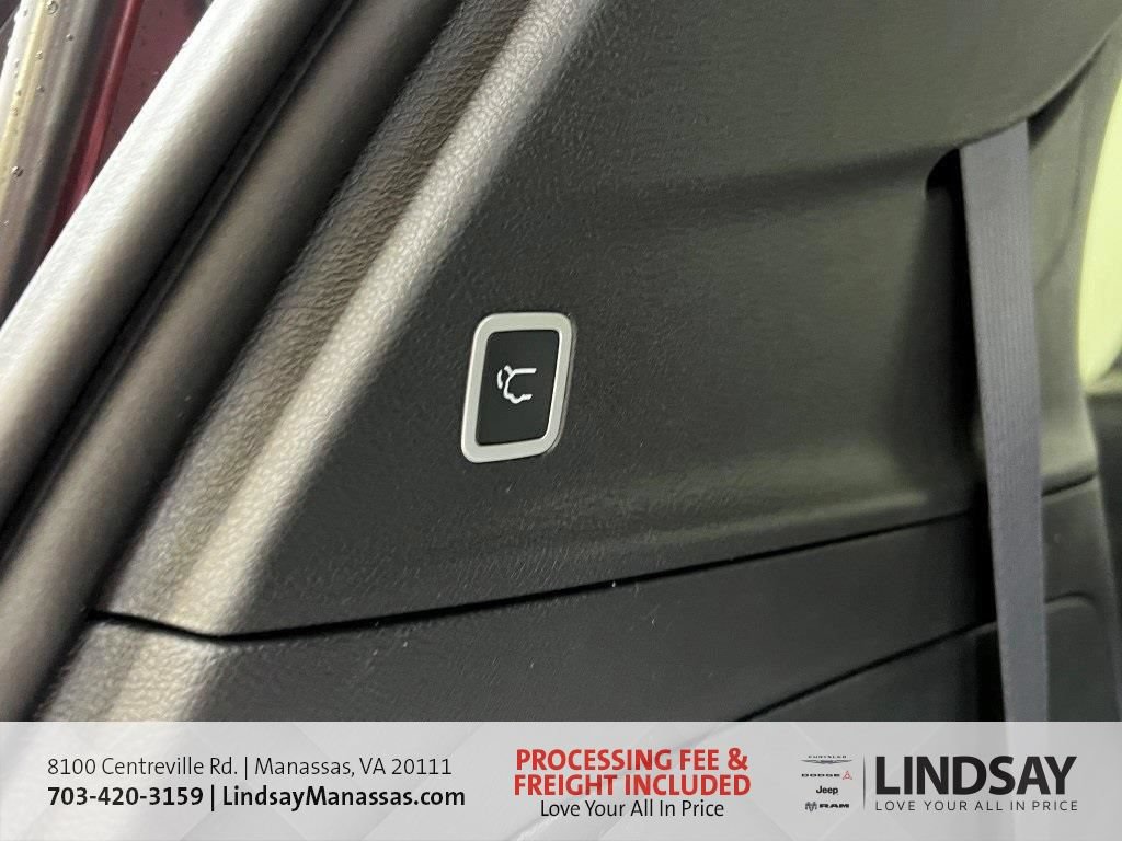 New 2026 Chrysler Pacifica Limited w/ S Appearance Package FWD image 9