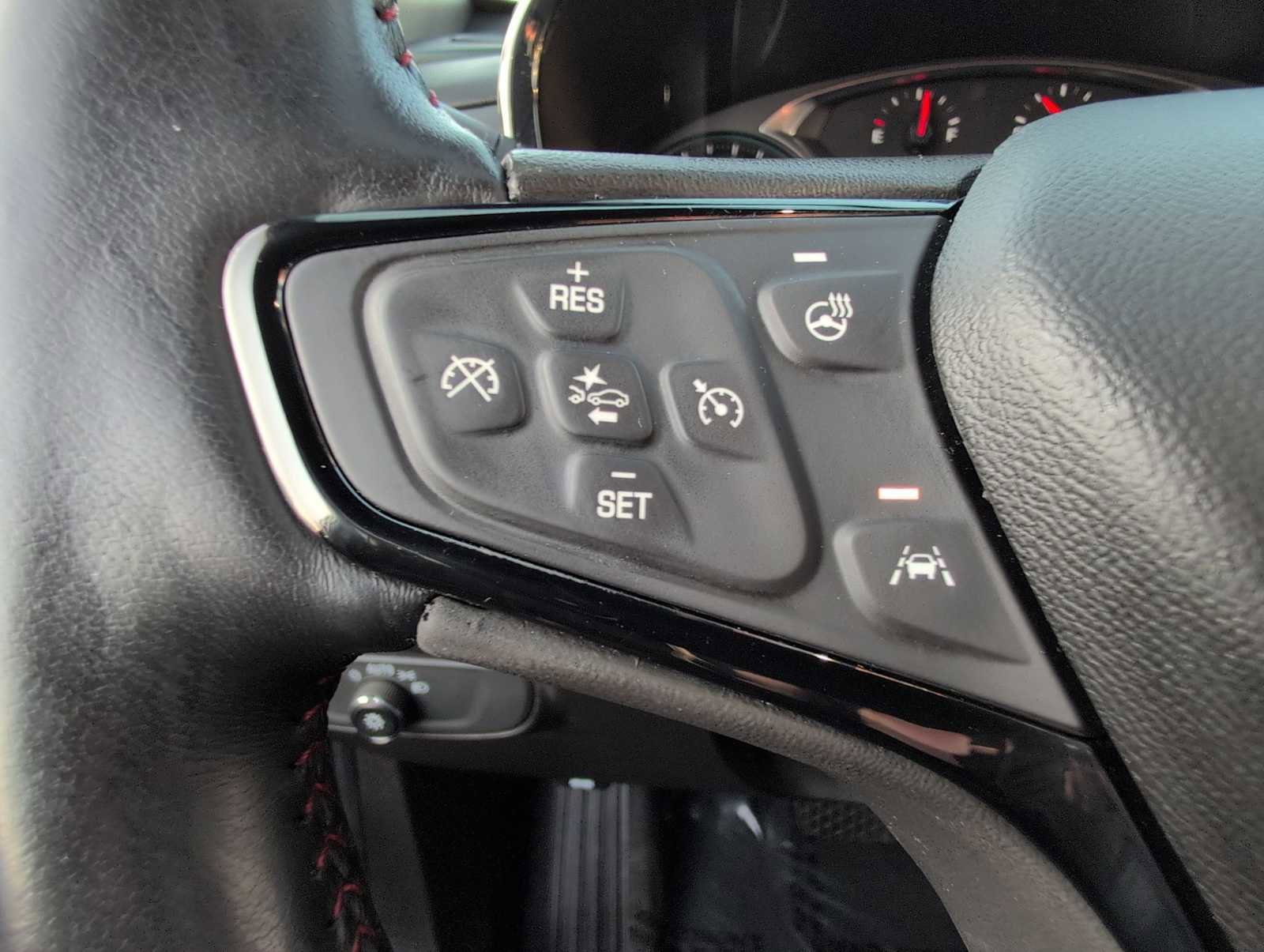 Used 2022 Chevrolet Equinox RS w/ RS Leather Package image 24