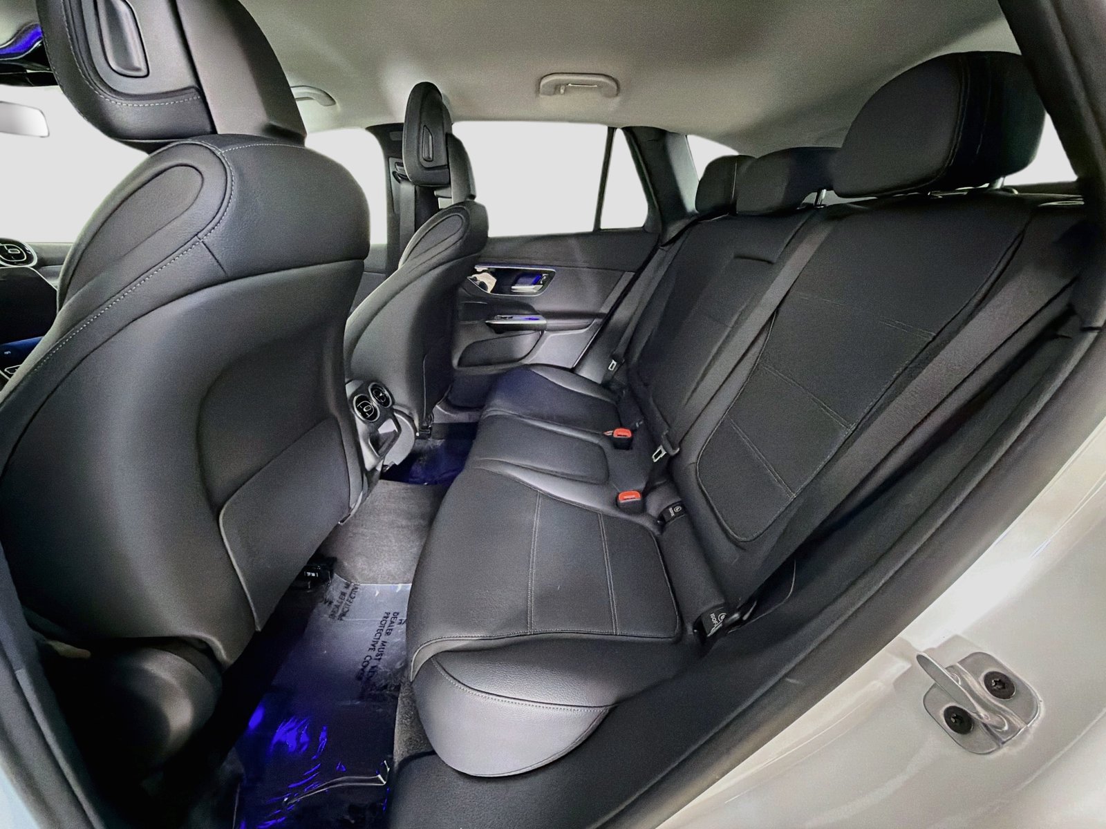 Used 2024 Mercedes-Benz GLC 300 4MATIC image 24