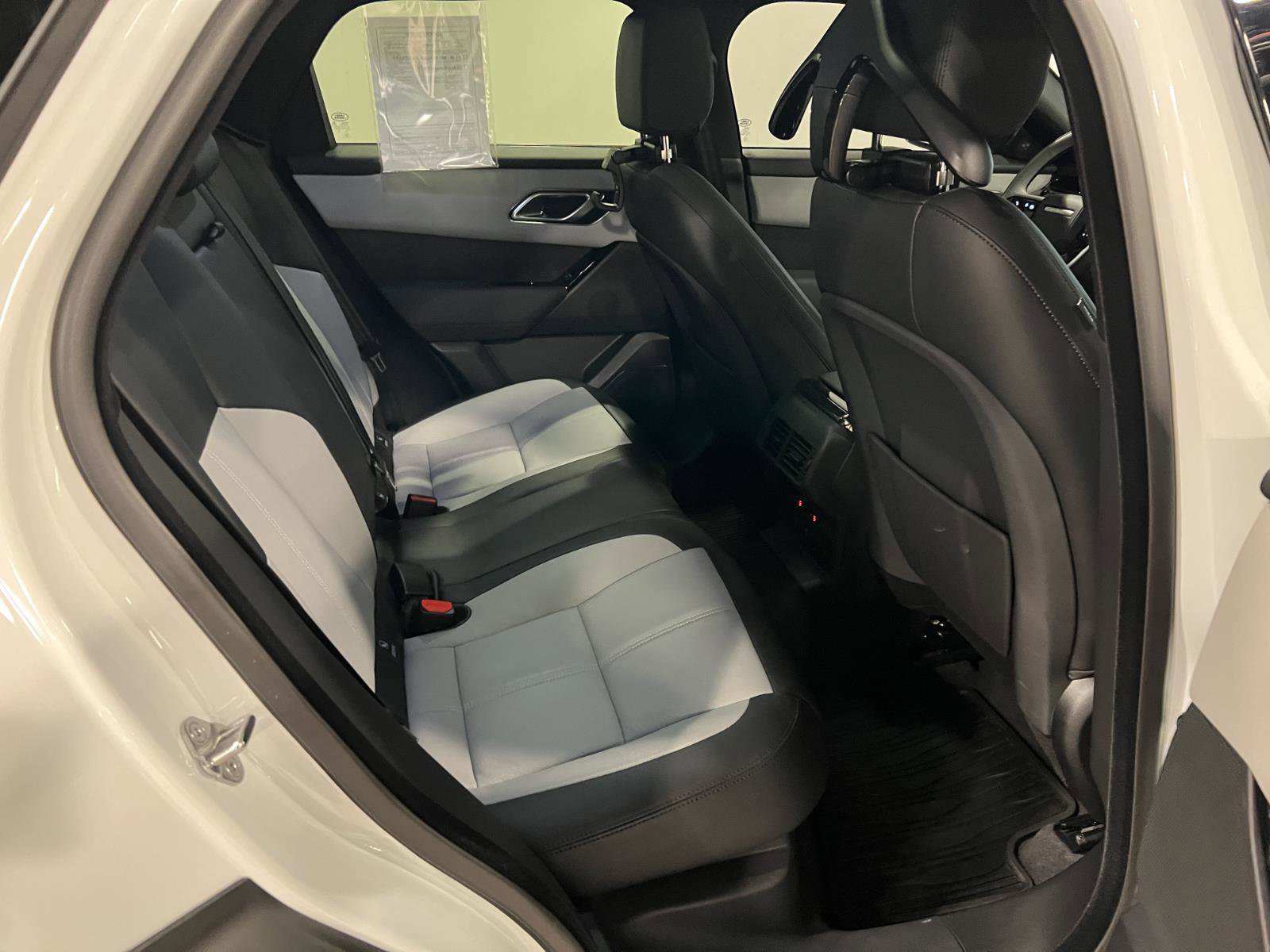 Used 2026 Land Rover Range Rover Velar Dynamic SE image 34