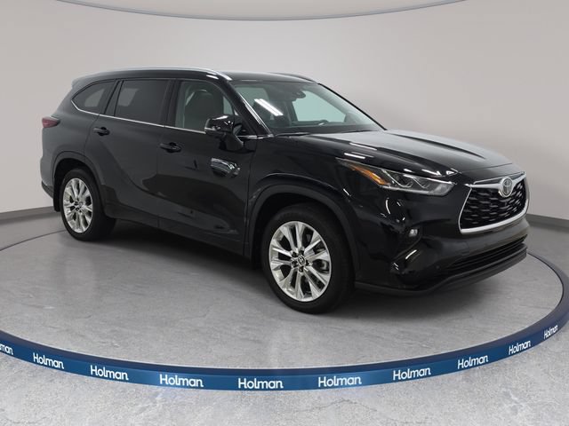 Certified 2025 Toyota Highlander Limited AWD/4WD image 3