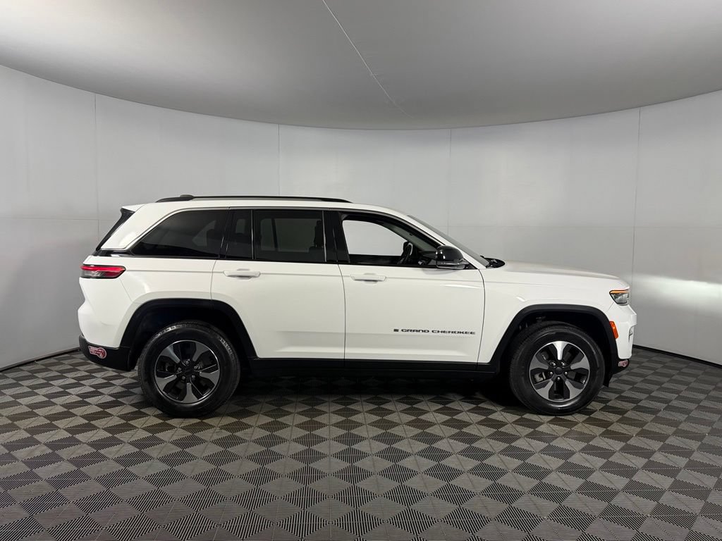 Used 2023 Jeep Grand Cherokee 4WD 4xe image 7
