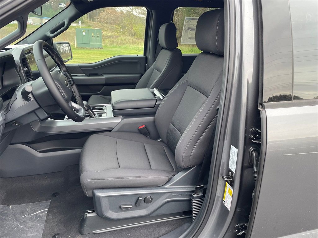 New 2025 Ford F150 XLT w/ Equipment Group 302A MID image 9