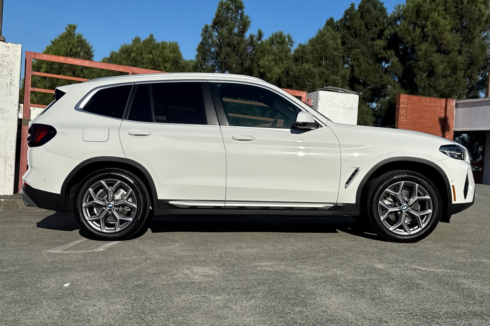 Used 2024 BMW X3 sDrive30i w/ Parking Assistance Package RWD image 3