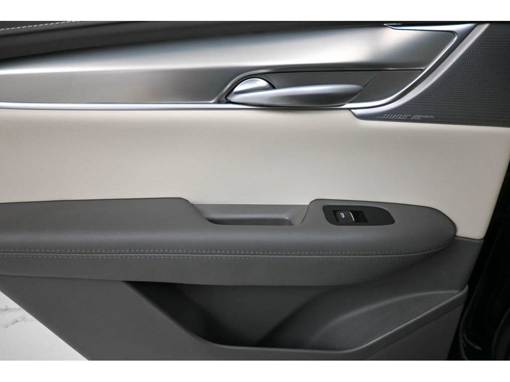 Certified 2025 Cadillac XT5 Premium Luxury image 11