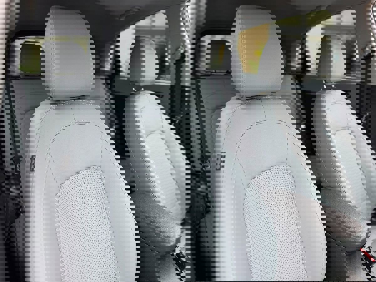 Used 2019 Hyundai Kona Limited image 17