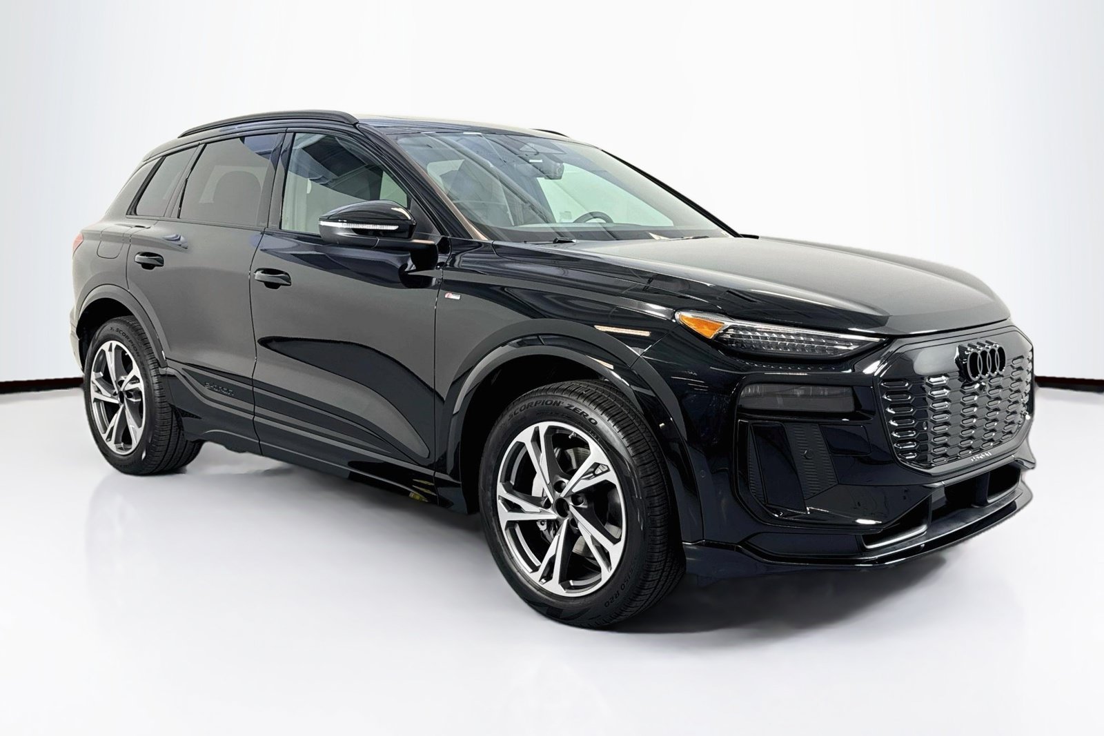 New 2027 Audi Q6 e-tron Premium Plus AWD/4WD image 3