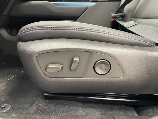 New 2026 Chevrolet Equinox EV LT image 9