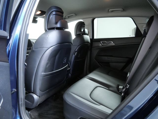 Used 2025 Kia Sportage EX AWD/4WD image 12