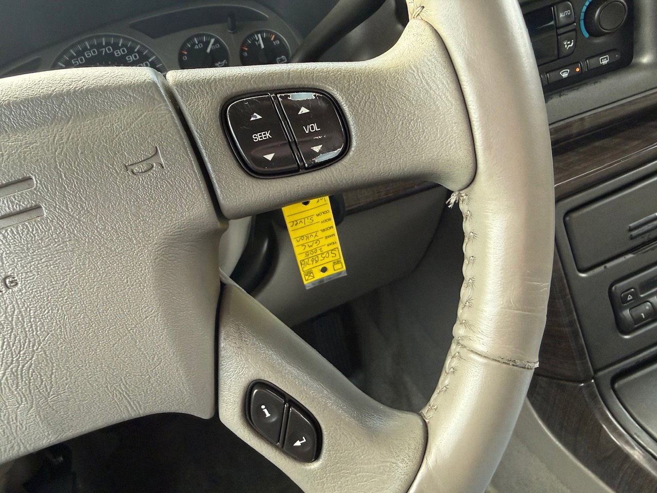 Used 2005 GMC Yukon XL Denali image 27