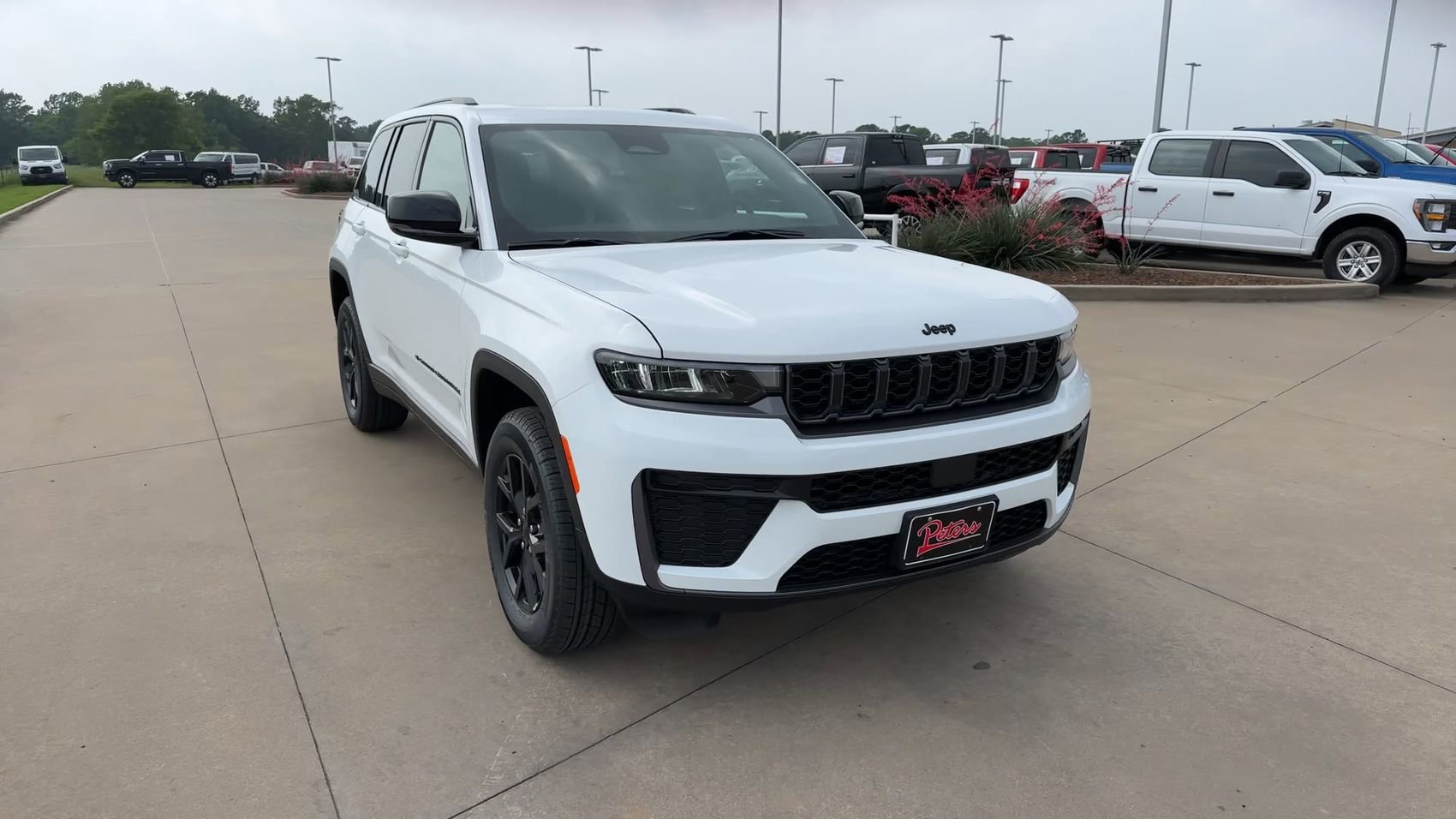 New 2026 Jeep Grand Cherokee Altitude AWD/4WD image 3