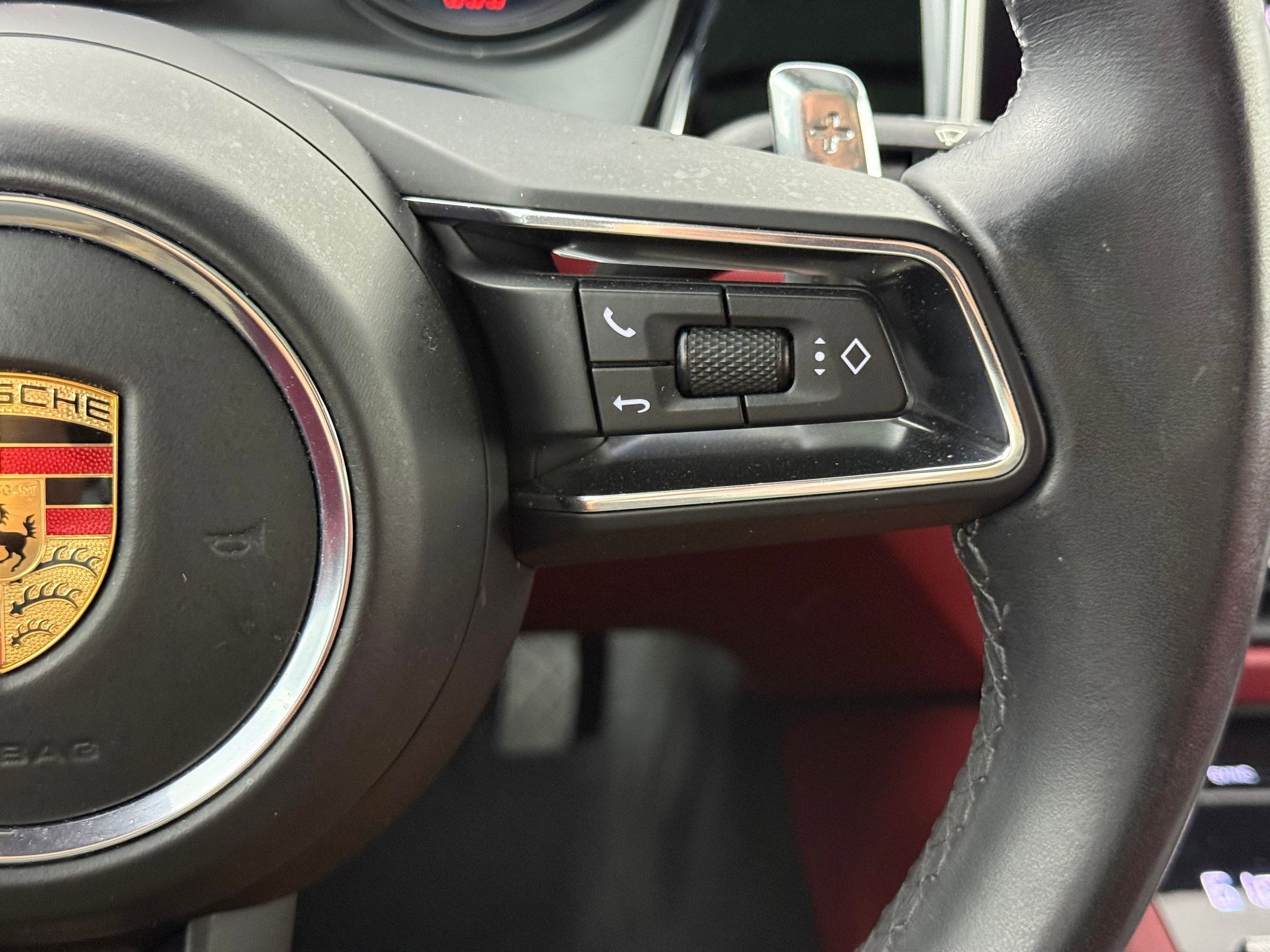 Used 2022 Porsche Macan S image 21