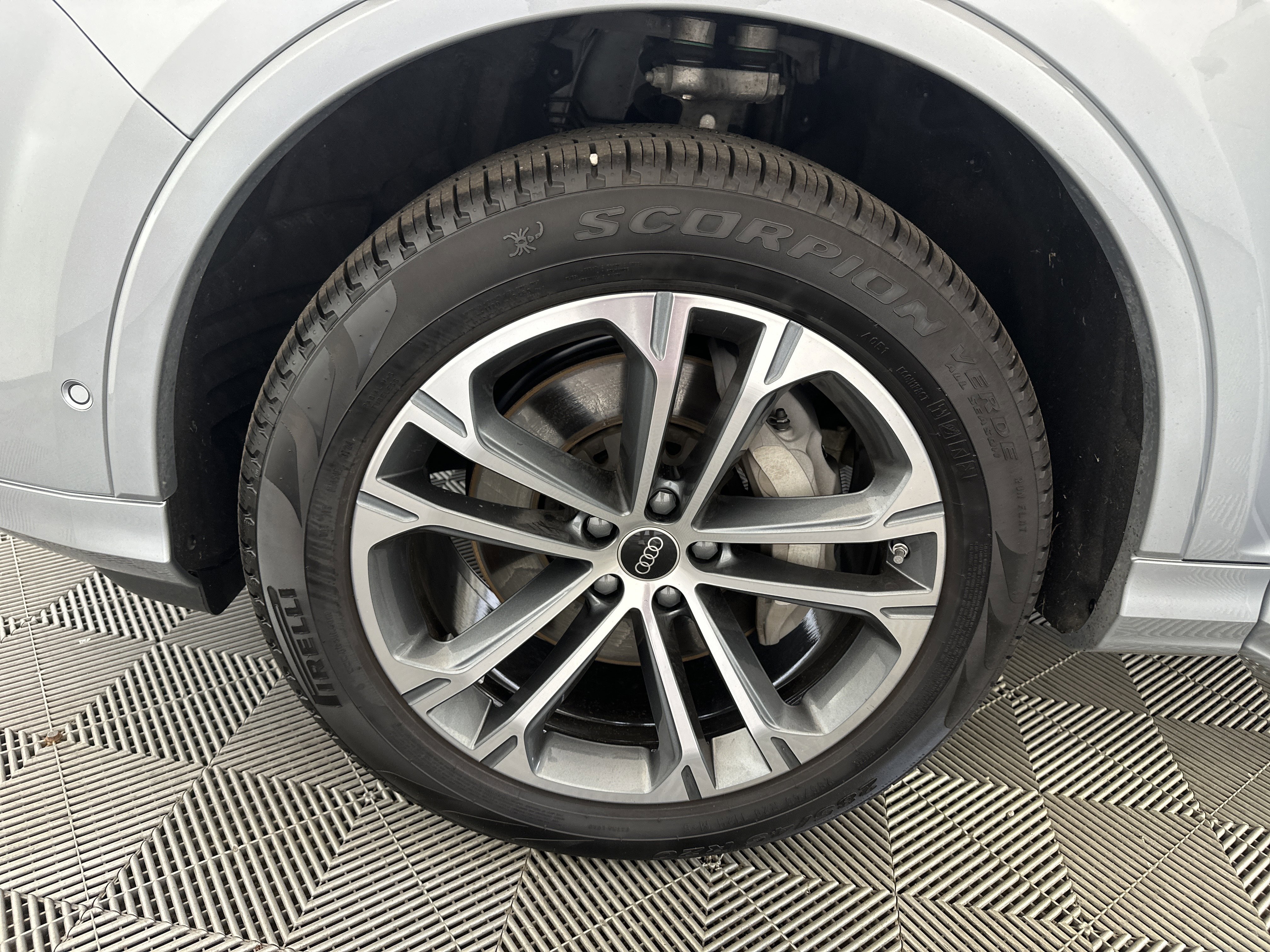 Certified 2025 Audi Q7 2.0T Premium Plus w/ Premium Plus Package image 13