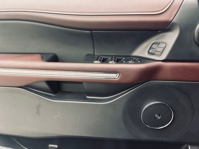 Used 2024 Ford Expedition Limited image 40