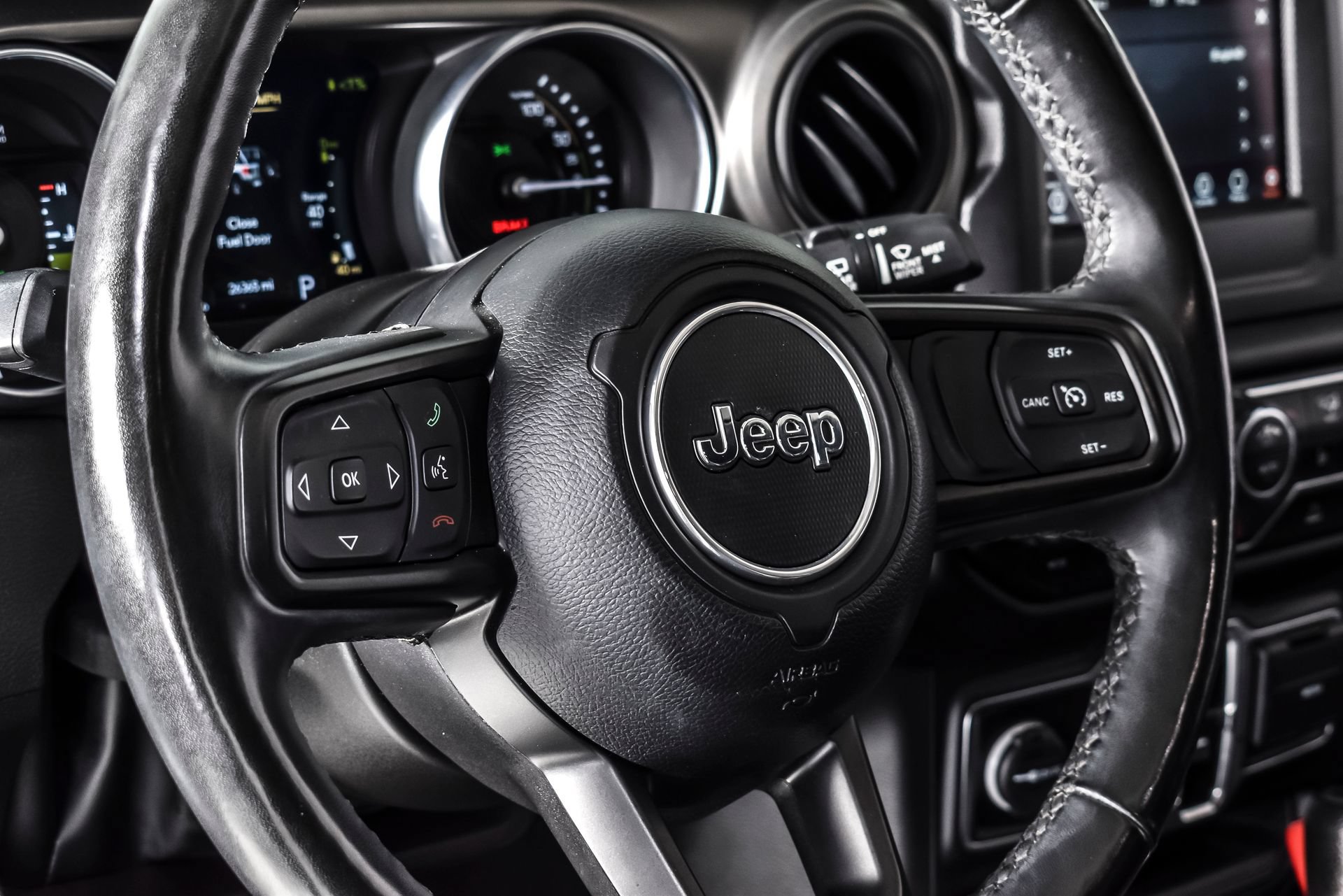 Used 2023 Jeep Wrangler Unlimited w/ Cold Weather Group AWD/4WD image 19