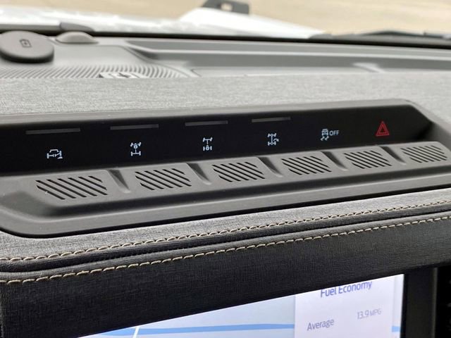 Used 2025 Ford Bronco Badlands image 31