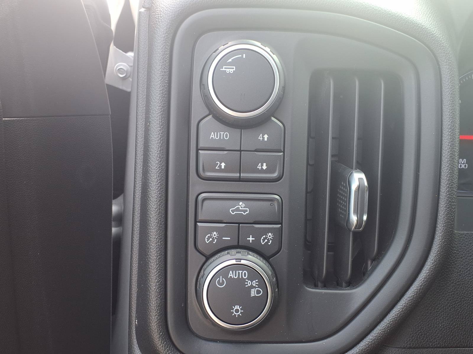Used 2019 Chevrolet Silverado 1500 Custom Trail Boss w/ Custom Convenience Package AWD/4WD image 11