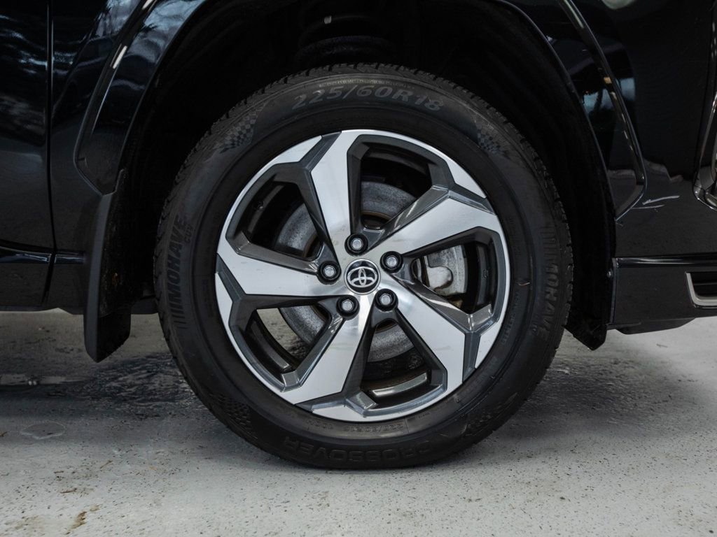 Used 2021 Toyota RAV4 SE image 11