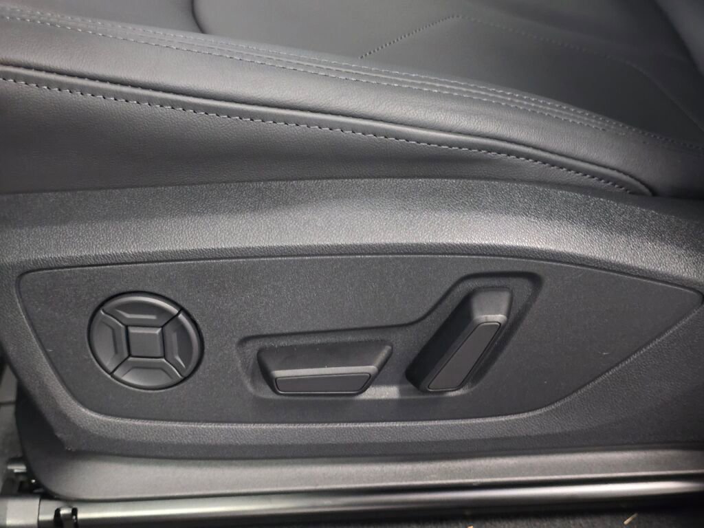 New 2025 Audi Q3 2.0T Premium Plus image 24