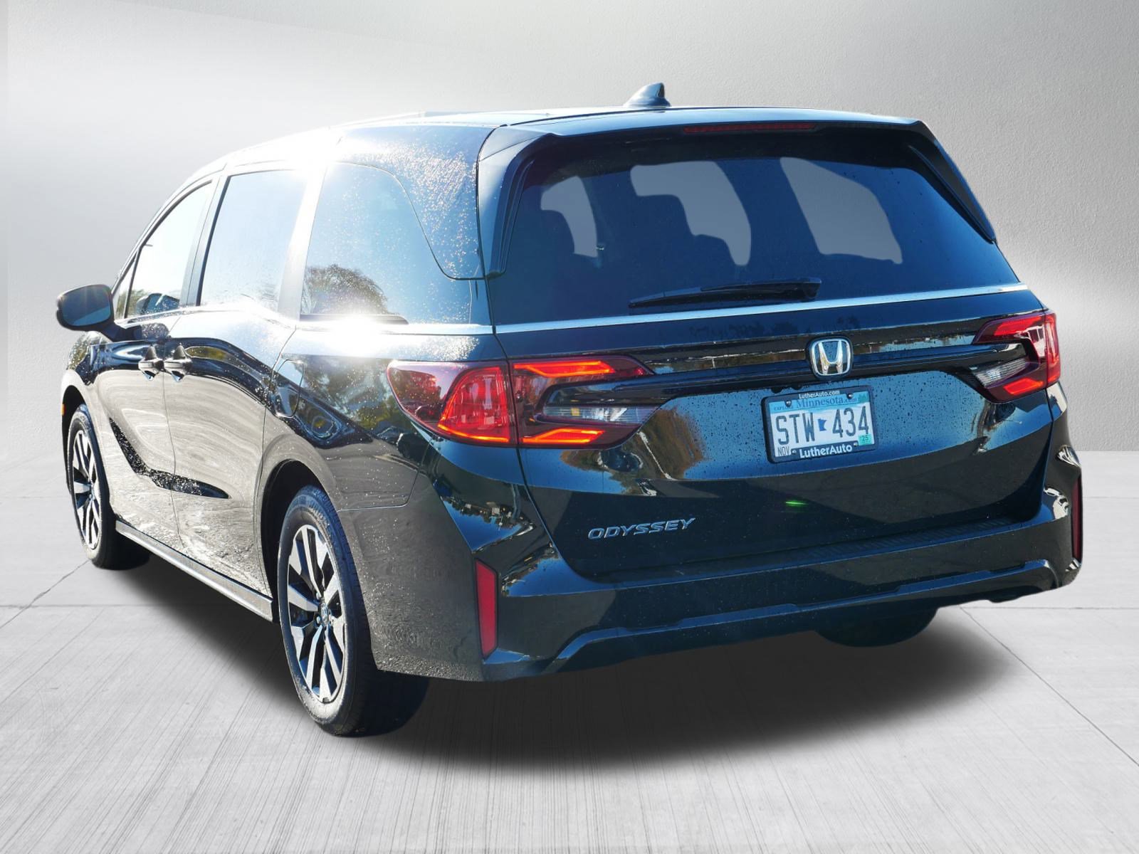 Certified 2026 Honda Odyssey EX-L image 5