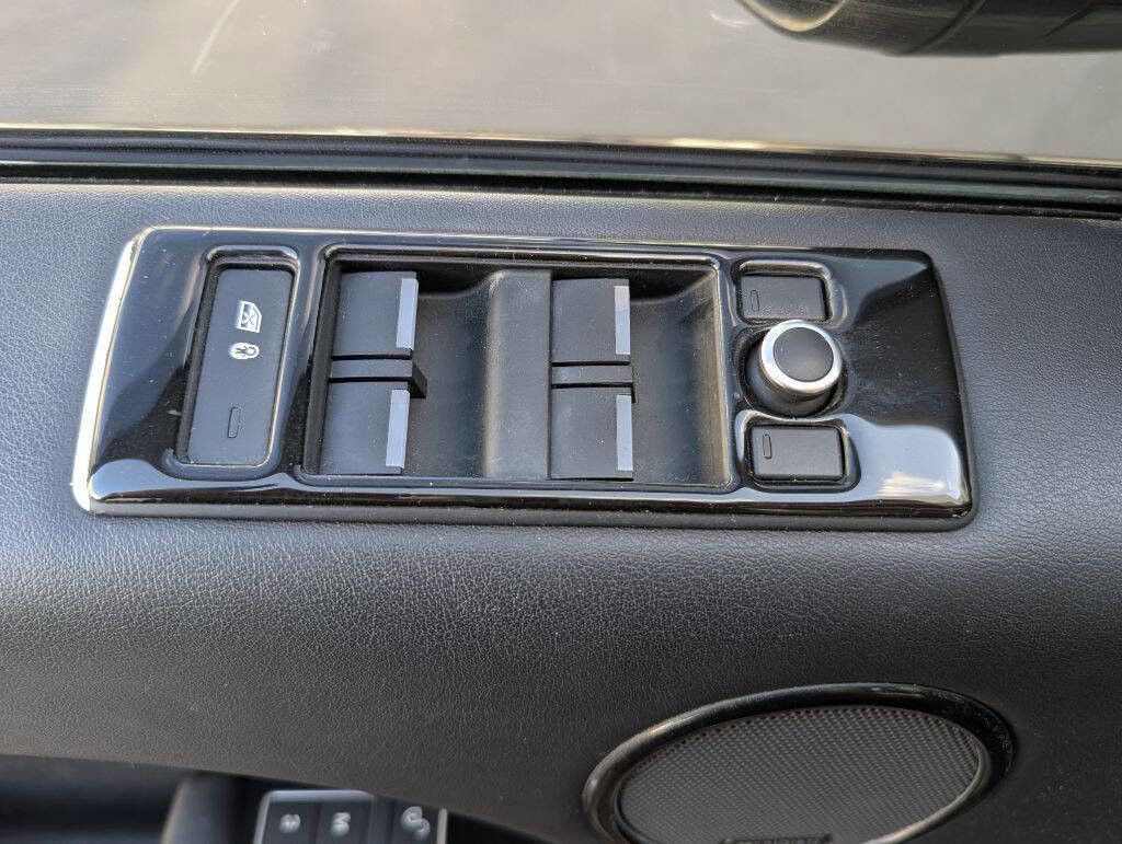 Used 2016 Land Rover Range Rover Sport HSE image 39