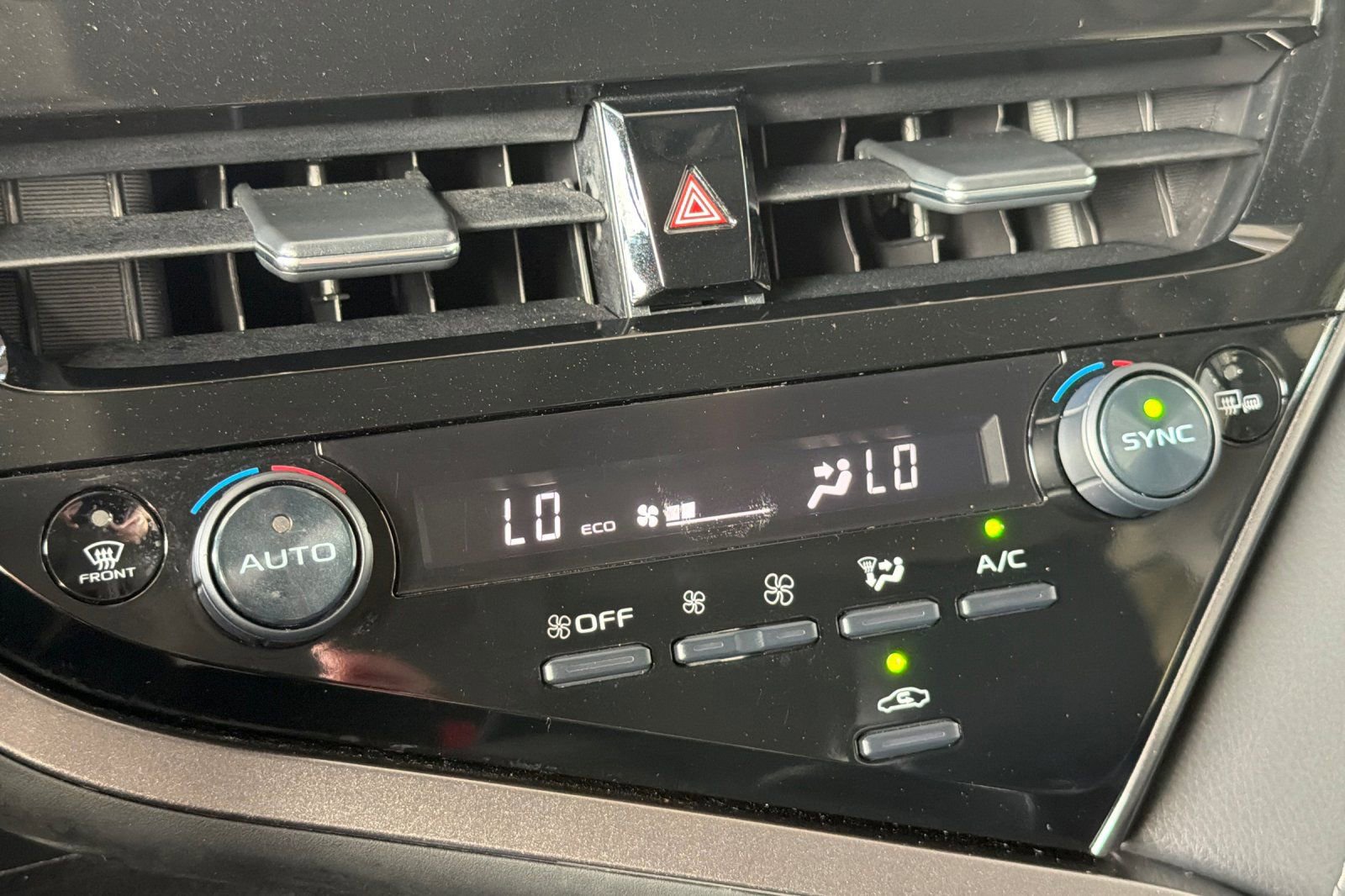 Certified 2023 Toyota Camry SE image 24