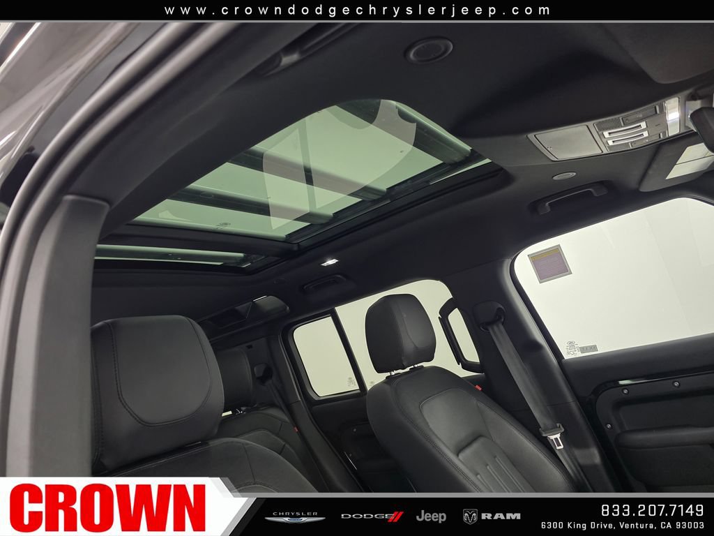 Used 2022 Land Rover Defender 110 X-Dynamic SE AWD/4WD image 13