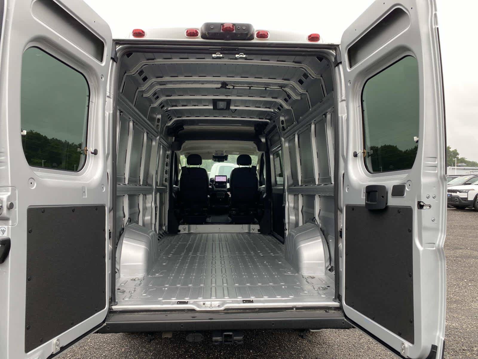 Used 2025 RAM ProMaster 3500 w/ Quick Order Package 22H SLT+ FWD image 5