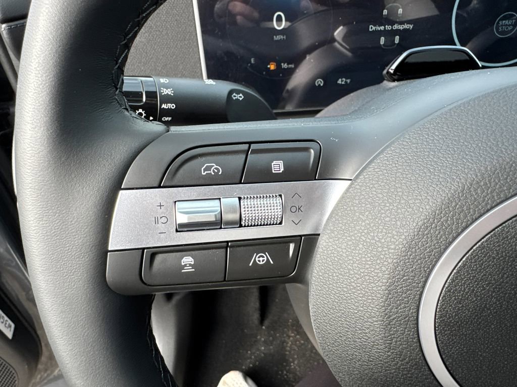 New 2026 Hyundai Tucson SEL image 18