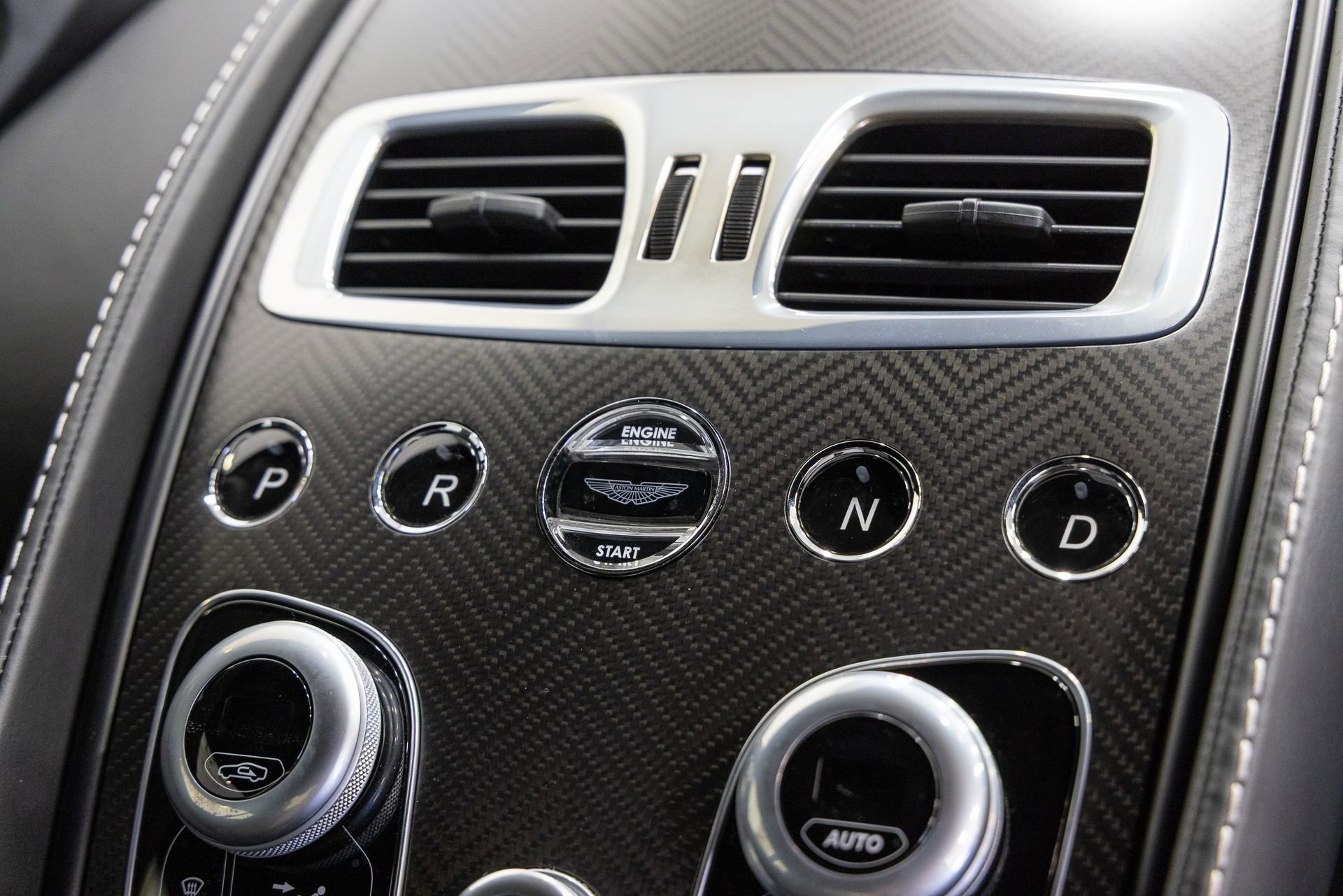Used 2015 Aston Martin Vanquish Coupe RWD image 26