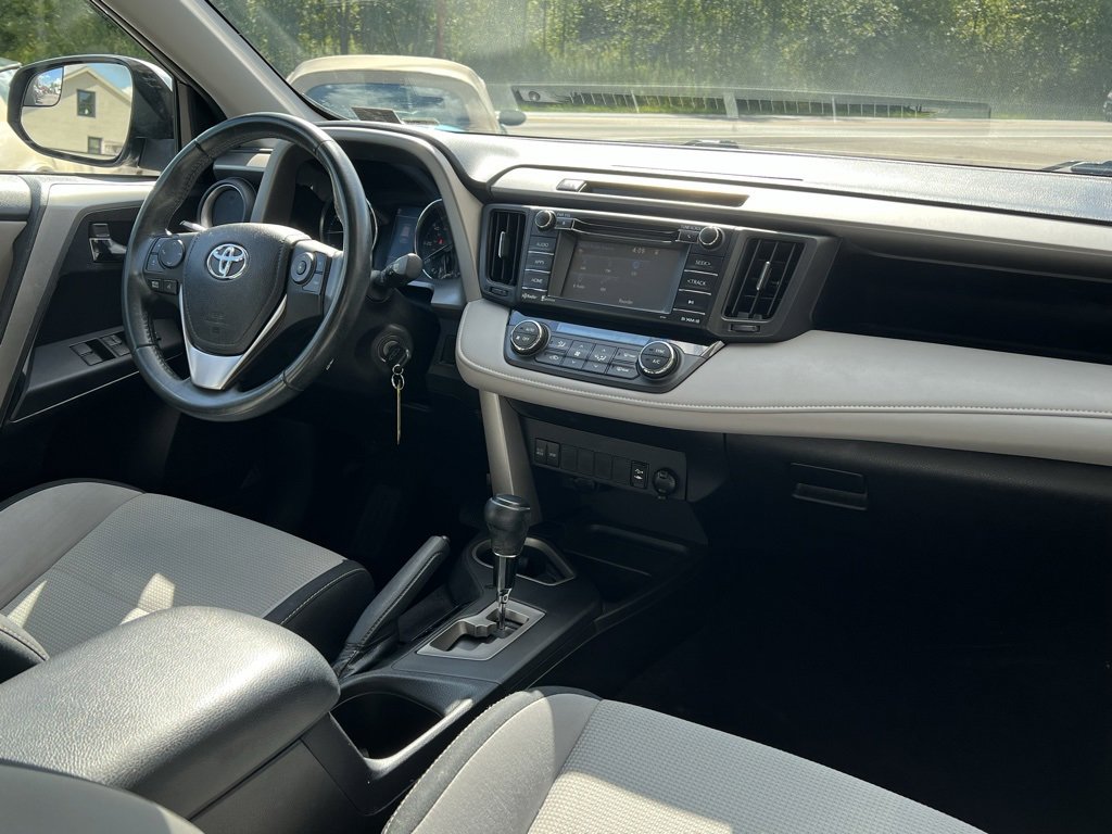 Used 2016 Toyota RAV4 XLE image 24