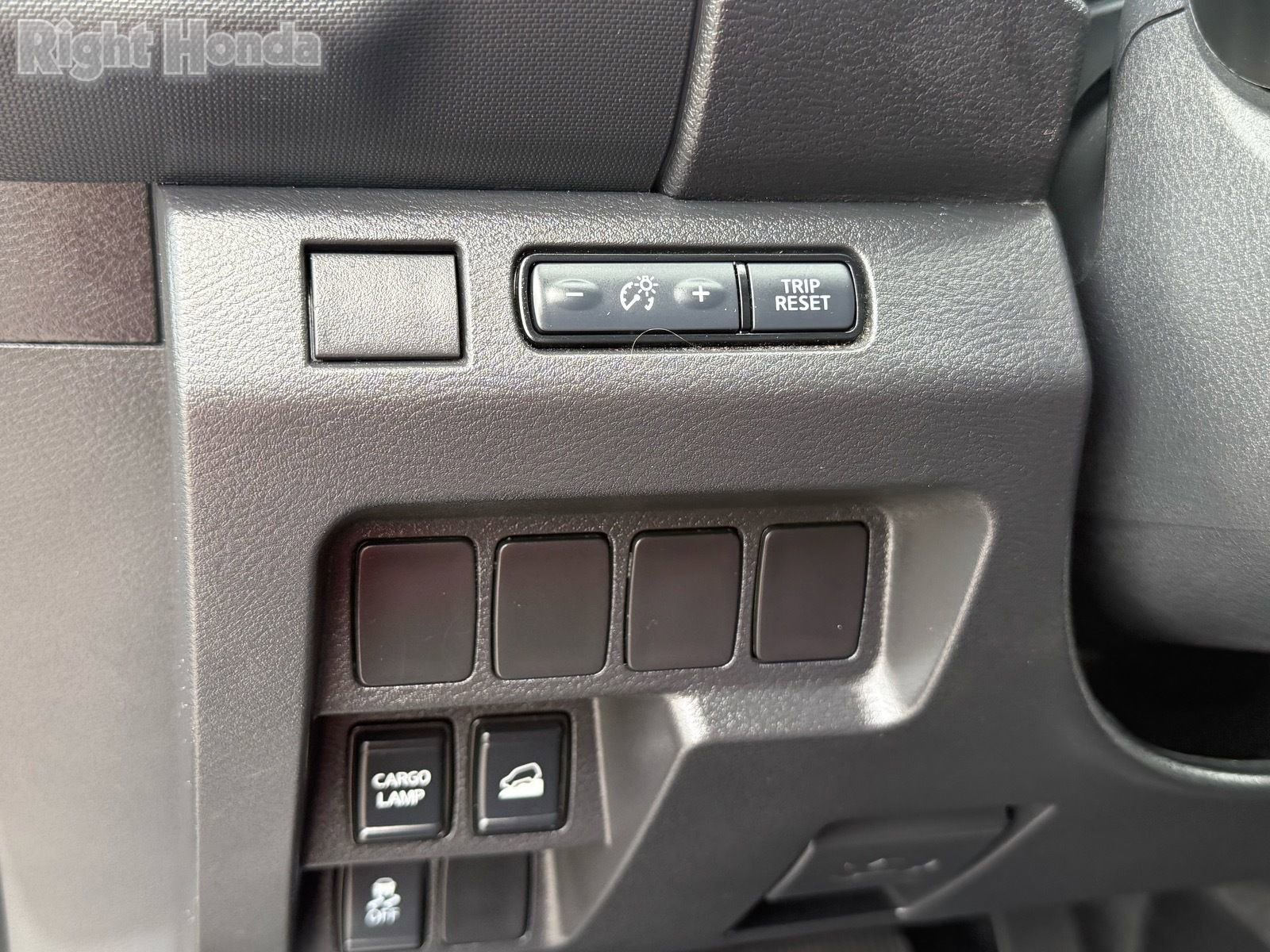 Used 2024 Nissan Frontier SV AWD/4WD image 15