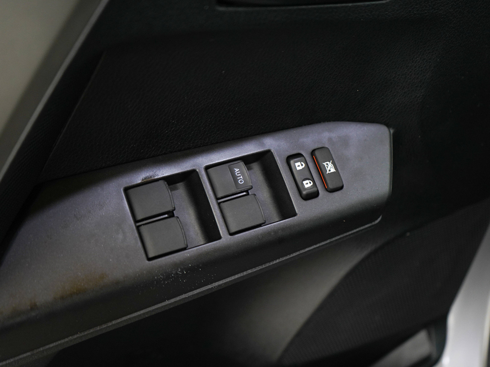 Used 2017 Toyota RAV4 LE w/ All Weather Liner Package AWD/4WD image 19
