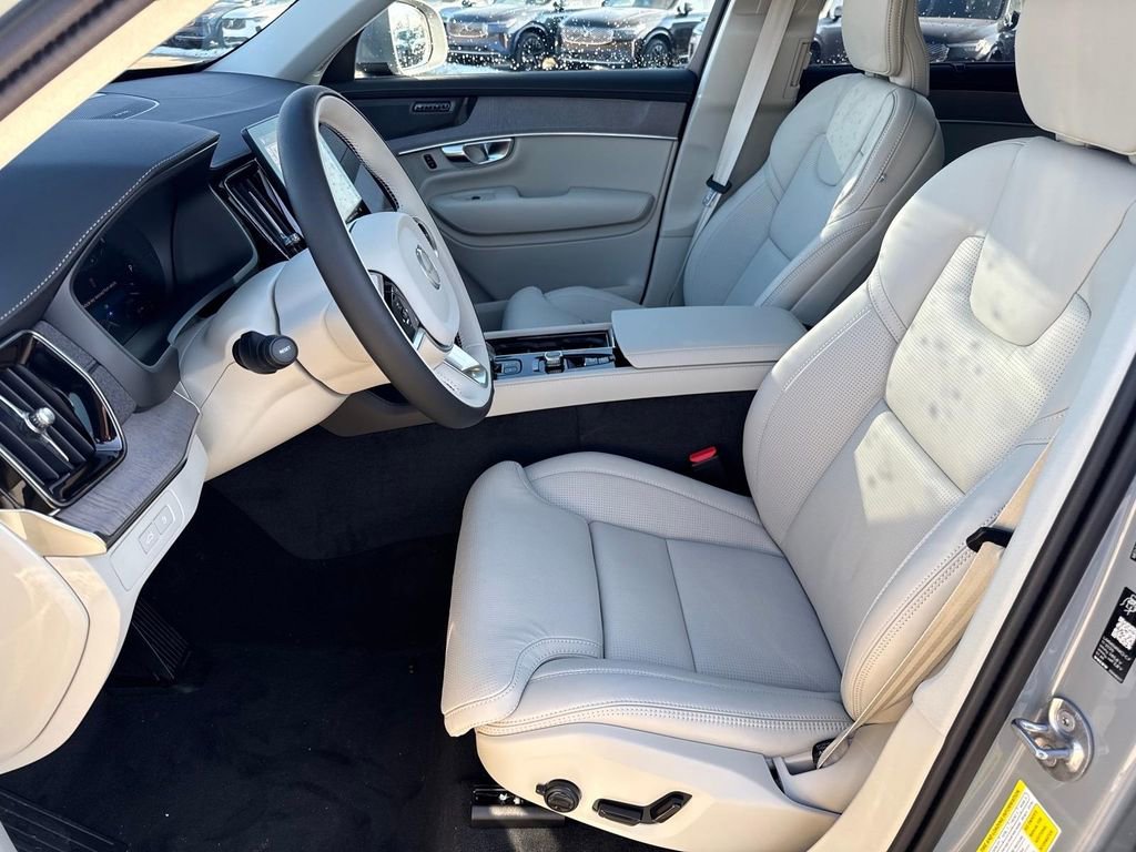 New 2026 Volvo XC90 T8 Ultra w/ Protection Package Premier image 8