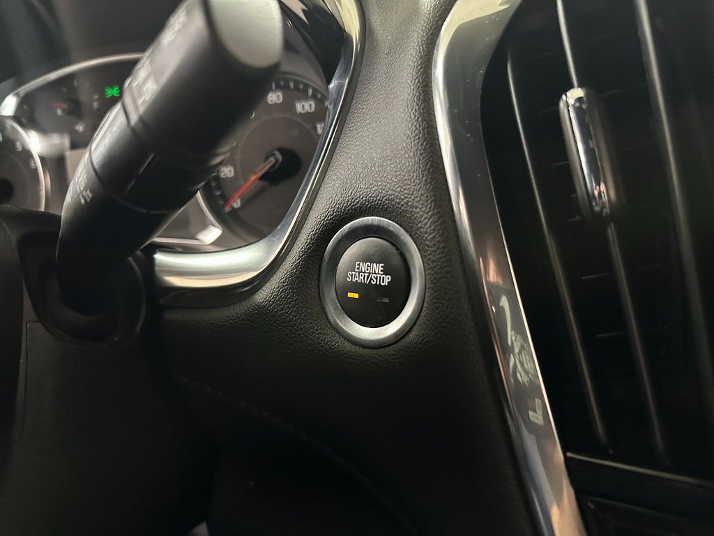 Used 2023 Chevrolet Traverse LT image 20