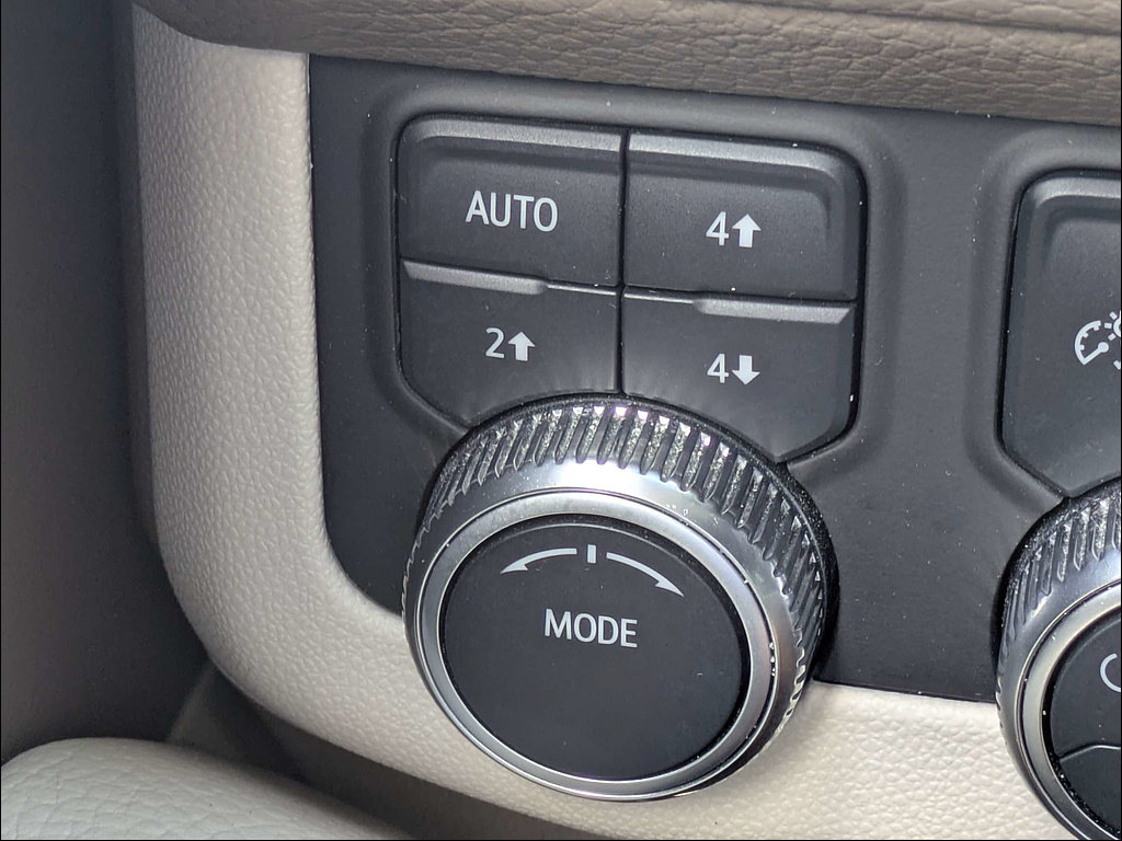 Used 2021 GMC Yukon XL Denali AWD/4WD image 30