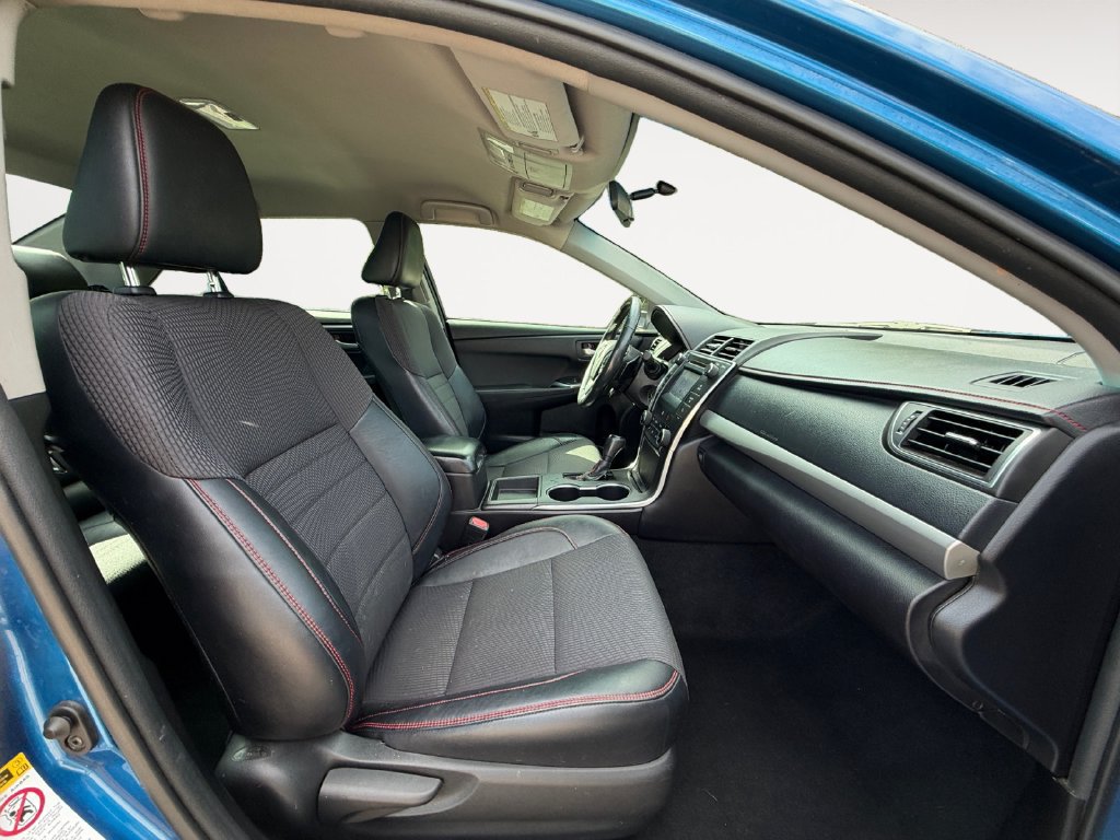 Used 2017 Toyota Camry SE FWD image 13