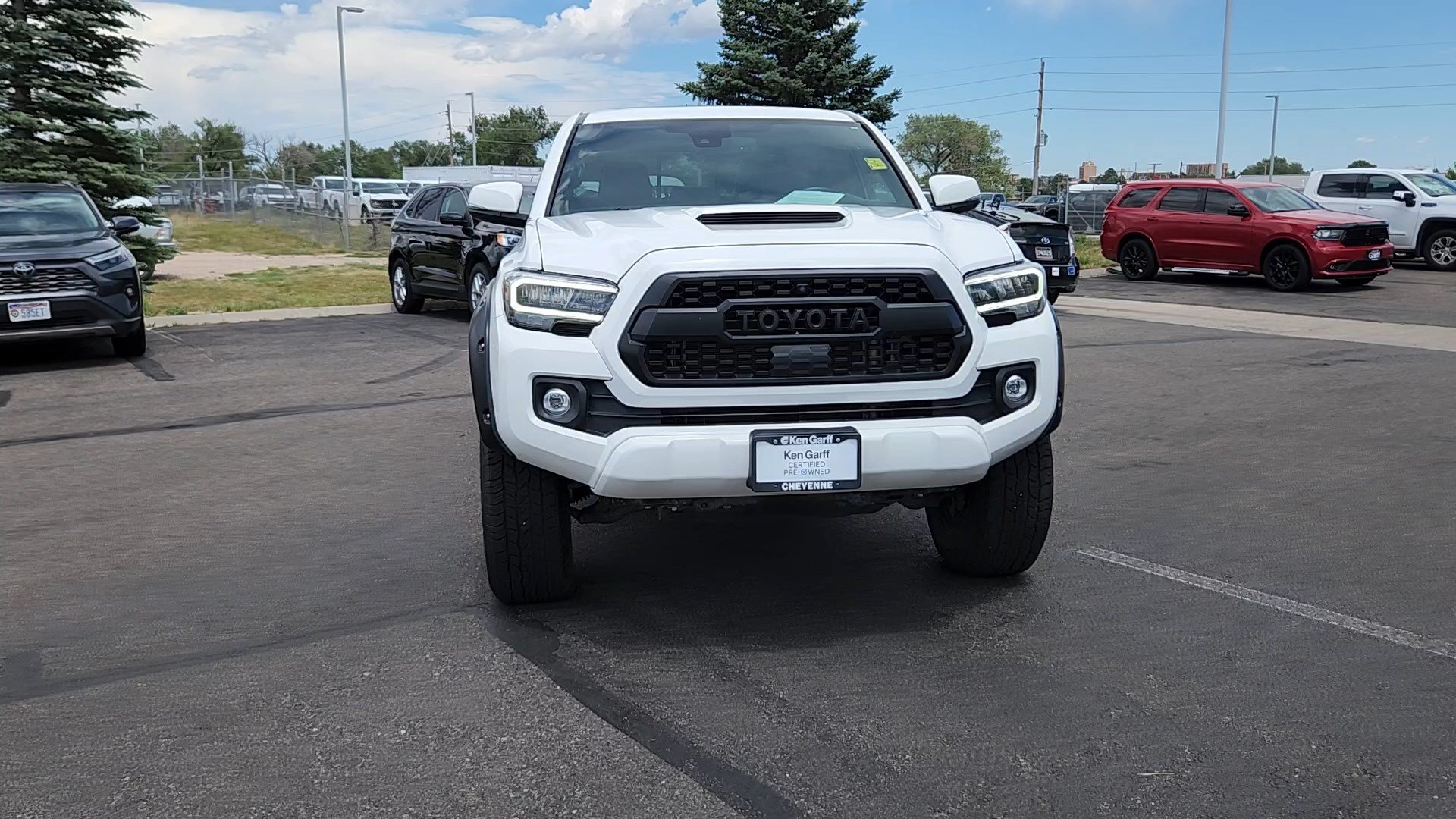 Used 2021 Toyota Tacoma TRD Sport w/ TRD Premium Sport Package AWD/4WD image 4