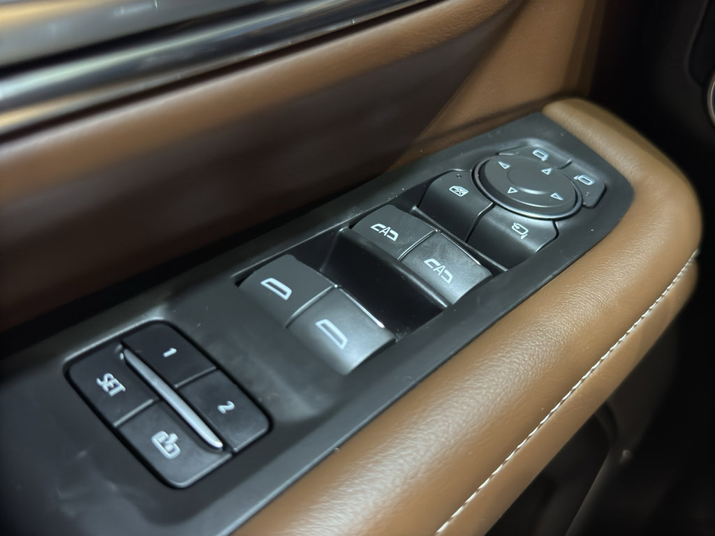 Used 2022 Chevrolet Suburban High Country AWD/4WD image 35