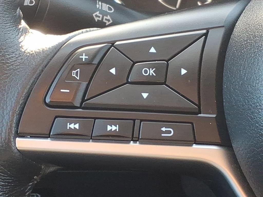 Used 2018 Nissan Rogue S w/ S Value Package image 12