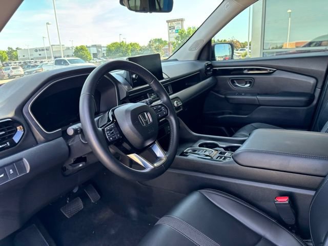 Used 2025 Honda Pilot Touring image 11