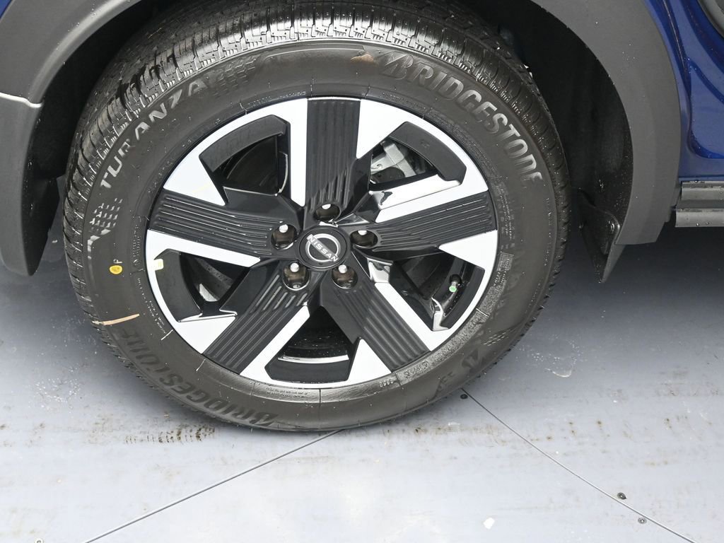 New 2026 Nissan Kicks SV w/ SV Premium Package AWD/4WD image 5