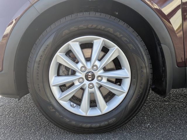 Used 2020 Kia Sorento LX w/ LX I4 Convenience Package image 14