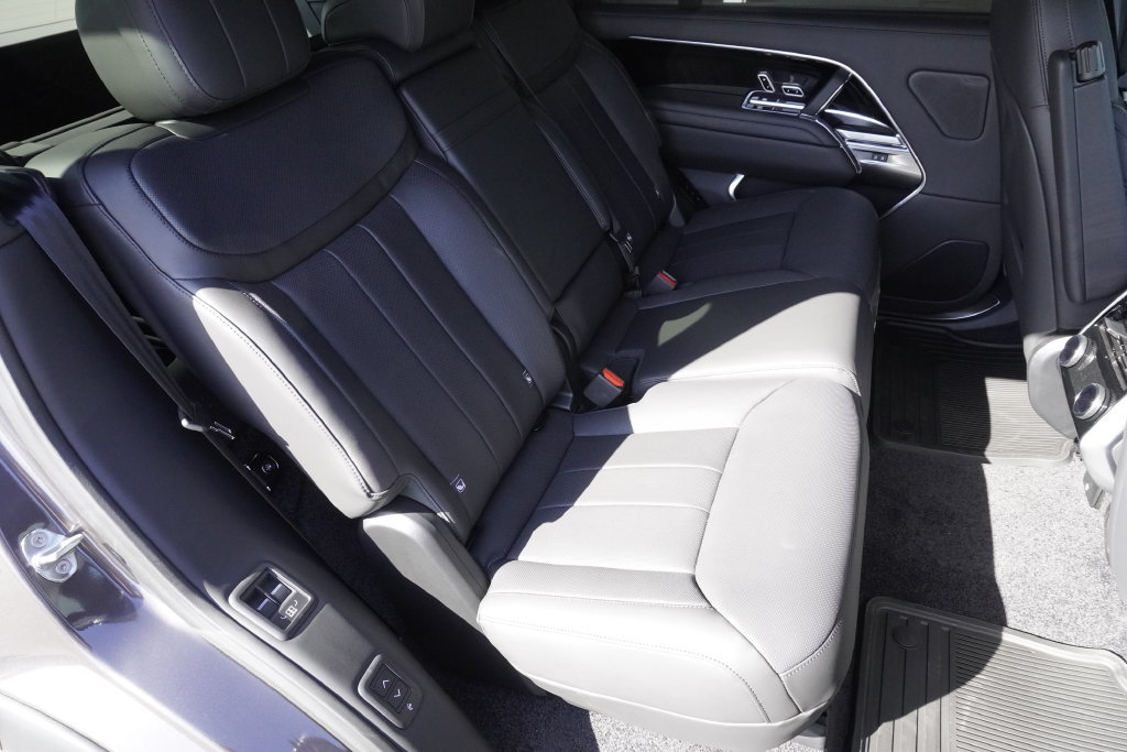 New 2026 Land Rover Range Rover Long Wheelbase SE AWD/4WD image 27