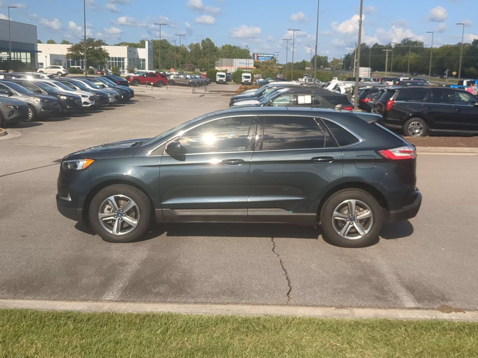 Used 2022 Ford Edge SEL w/ Convenience Package AWD/4WD image 6