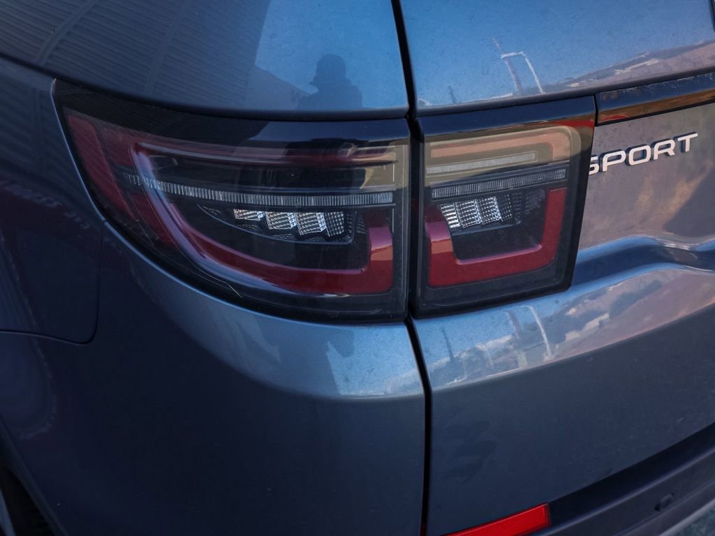 Used 2023 Land Rover Discovery Sport SE image 7