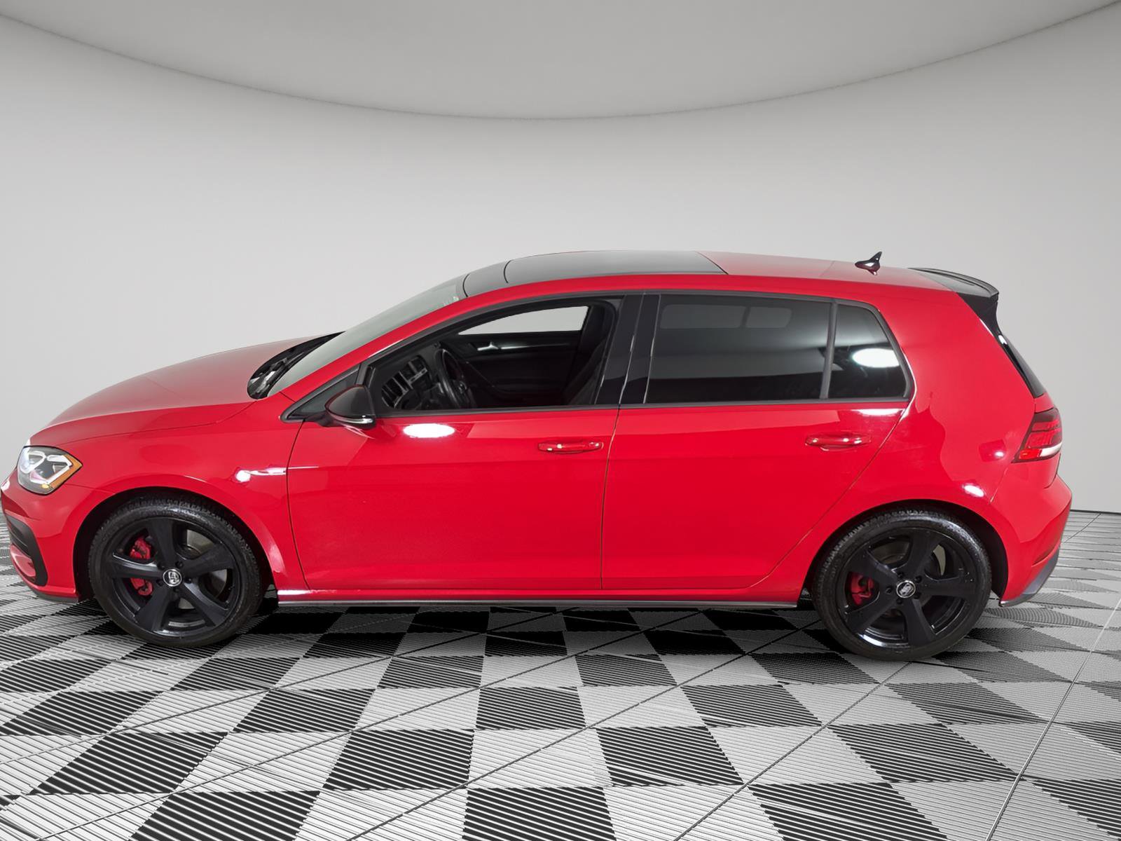 Used 2021 Volkswagen GTI SE image 11