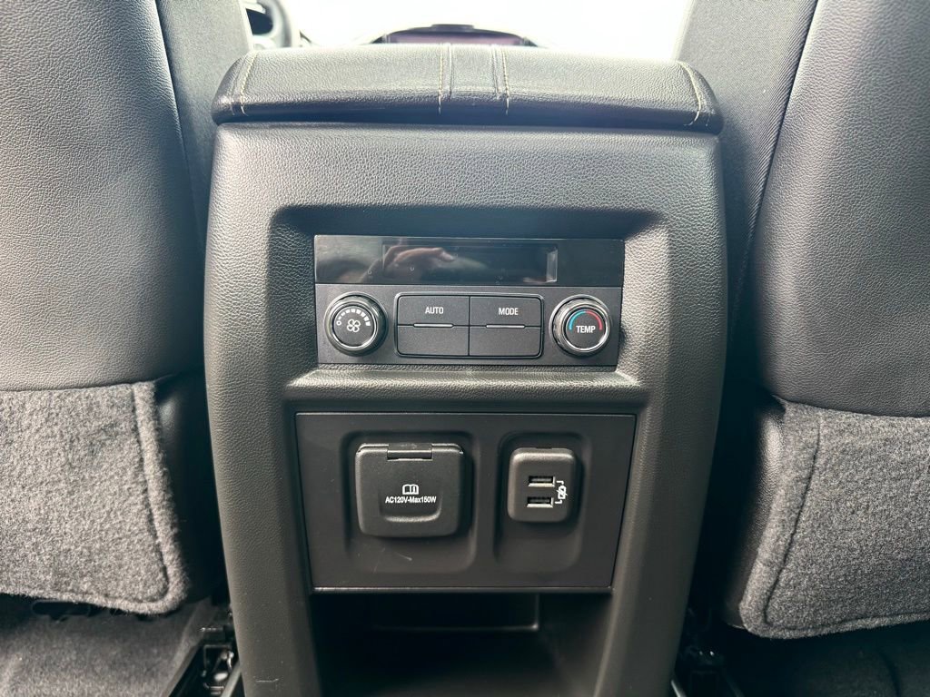 Used 2023 Chevrolet Traverse LT image 29